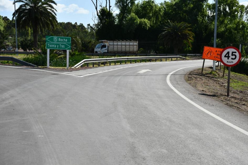 Inauguración de 40 kilómetros de la Ruta 15 en Rocha Inauguración de 40 kilómetros de la Ruta 15 en Rocha