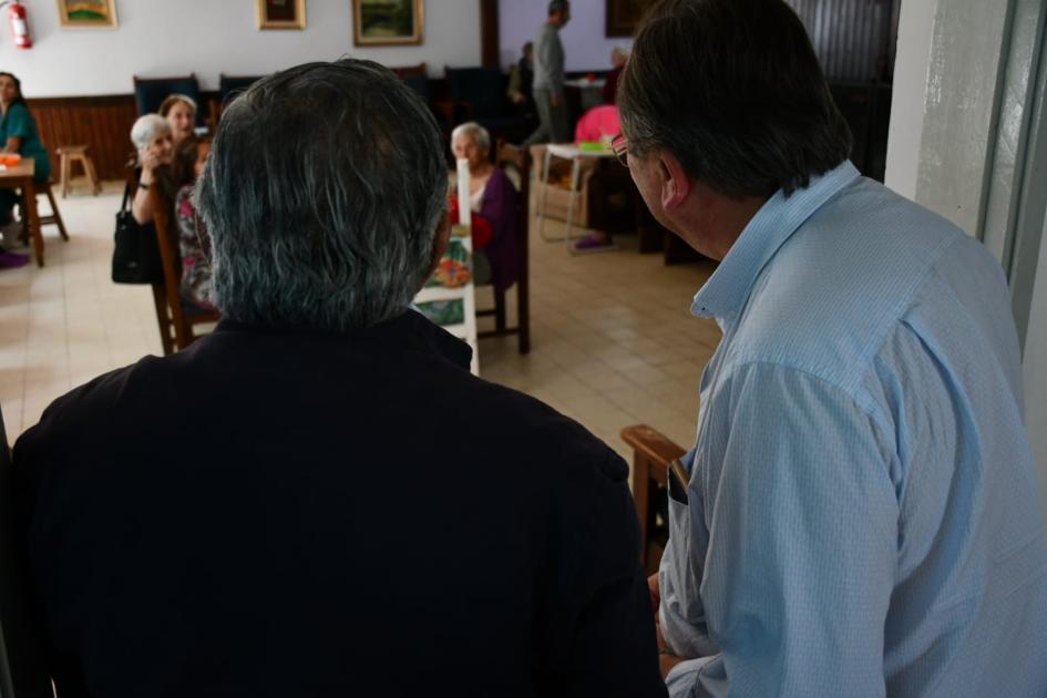 Firma de convenio social con Hogar de Ancianos de Young Firma de convenio social con Hogar de Ancianos de Young