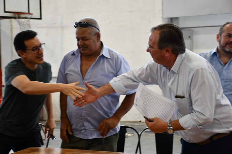 Firma de convenio social con Club A Juventud Firma de convenio social con Club A Juventud