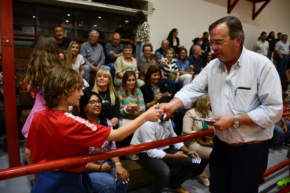 Inauguración de obras sociales en el Club A. Independiente Inauguración de obras sociales en el Club A. Independiente