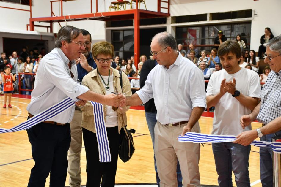 Inauguración de obras sociales en el Club A. Independiente Inauguración de obras sociales en el Club A. Independiente