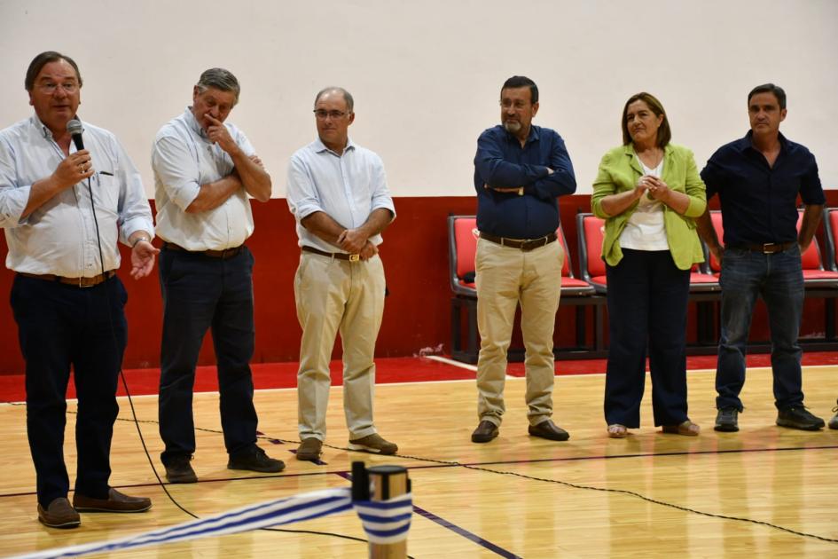 Inauguración de obras sociales en el Club A. Independiente Inauguración de obras sociales en el Club A. Independiente