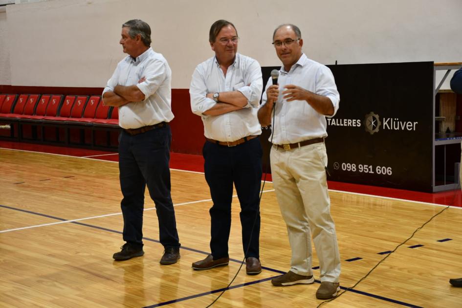 Inauguración de obras sociales en el Club A. Independiente Inauguración de obras sociales en el Club A. Independiente