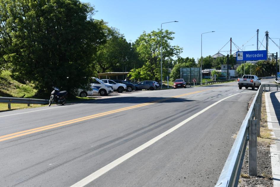 Ministro Falero e Intendentes de Soriano y Río Negro recorriendo puente Líber Seregnií Ministro Falero e Intendentes de Soriano y Río Negro recorriendo puente Líber Seregnií
