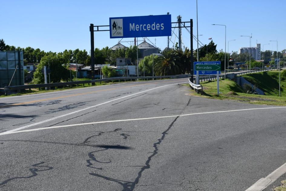Ministro Falero e Intendentes de Soriano y Río Negro recorriendo puente Líber Seregnií Ministro Falero e Intendentes de Soriano y Río Negro recorriendo puente Líber Seregnií