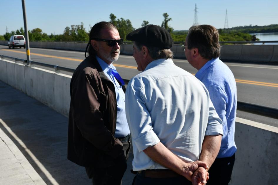 Ministro Falero e Intendentes de Soriano y Río Negro recorriendo puente Líber Seregnií Ministro Falero e Intendentes de Soriano y Río Negro recorriendo puente Líber Seregnií