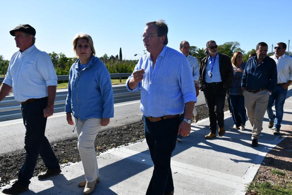Ministro Falero e Intendentes de Soriano y Río Negro recorriendo puente Líber Seregnií Ministro Falero e Intendentes de Soriano y Río Negro recorriendo puente Líber Seregnií