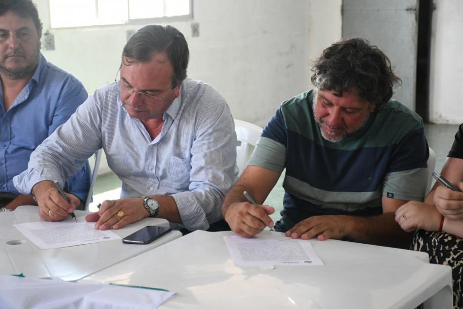 Firma de preacuerdo con Club Atlético Higueritas de Nueva Palmira Firma de preacuerdo con Club Atlético Higueritas de Nueva Palmira