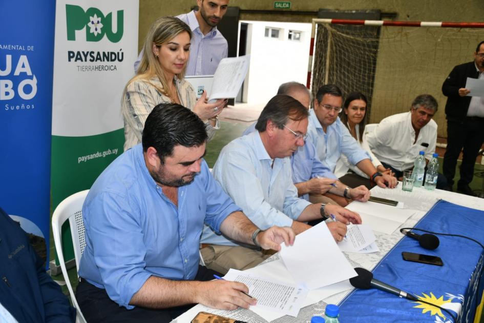 Convenio histórico ente el MTOP y las Intendencias de Tacuarembó y Paysandú para financiar mejoras v Convenio histórico ente el MTOP y las Intendencias de Tacuarembó y Paysandú para financiar mejoras v