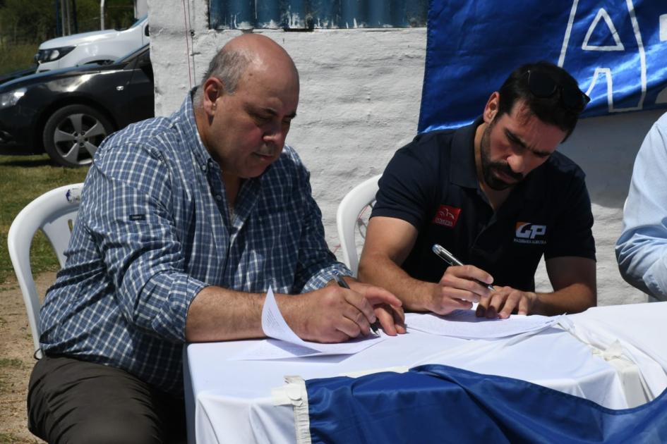 Firma con Club Alianza de 25 de Mayo Firma con Club Alianza de 25 de Mayo
