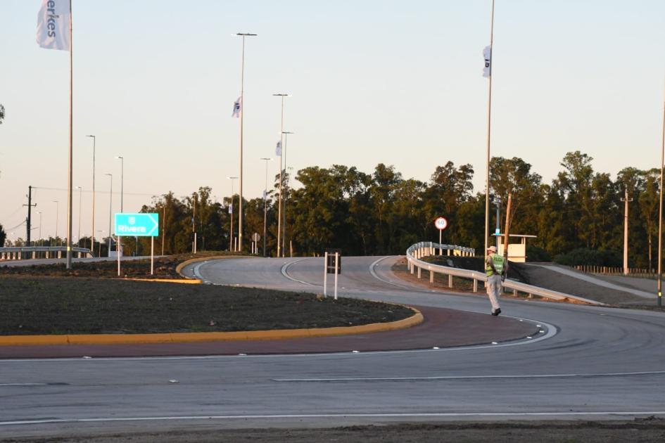 Inauguración de 22 km de doble vía en Ruta 5, del km 69 al 91. Inauguración de 22 km de doble vía en Ruta 5, del km 69 al 91.
