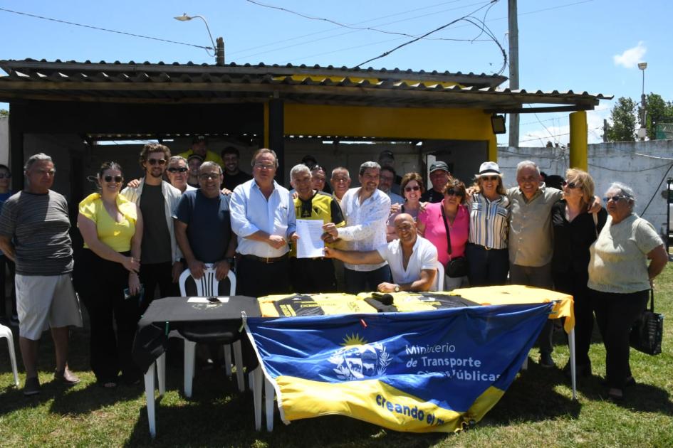 Firma de convenio con el Club Atlético Progreso - Estación Atlántida Firma de convenio con el Club Atlético Progreso - Estación Atlántida