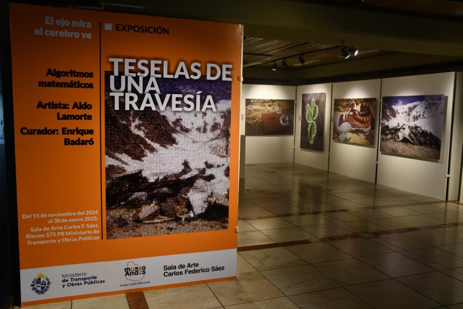 Muestra: Teselas de una travesía Muestra: Teselas de una travesía