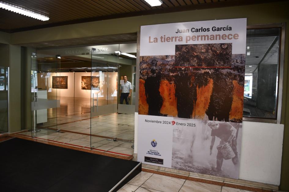 Muestra: Teselas de una travesía Muestra: Teselas de una travesía