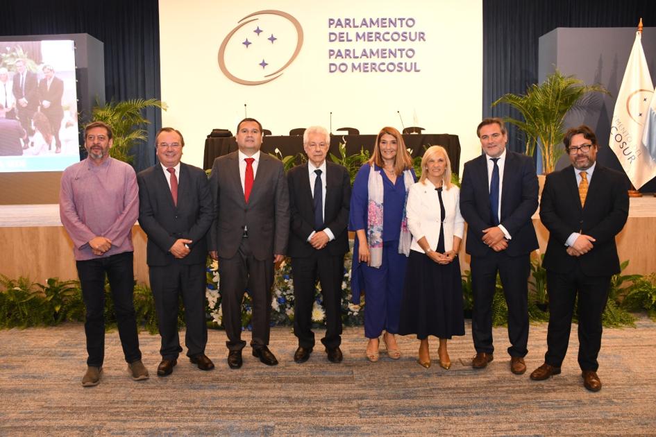 Inauguración de Sala Plenaria y nuevas instalaciones del Parlamento del Mercosur Inauguración de Sala Plenaria y nuevas instalaciones del Parlamento del Mercosur