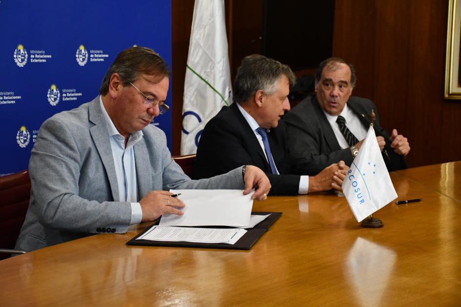 Firma de acuerdos para rehabilitación de ruta 6 Firma de acuerdos para rehabilitación de ruta 6