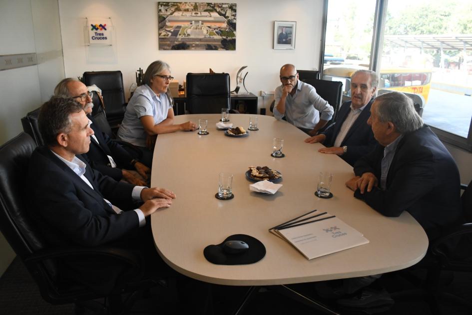 Visita de autoridades del MTOP a las instalaciones de la Terminal de Pasajeros de Tres Cruces Visita de autoridades del MTOP a las instalaciones de la Terminal de Pasajeros de Tres Cruces