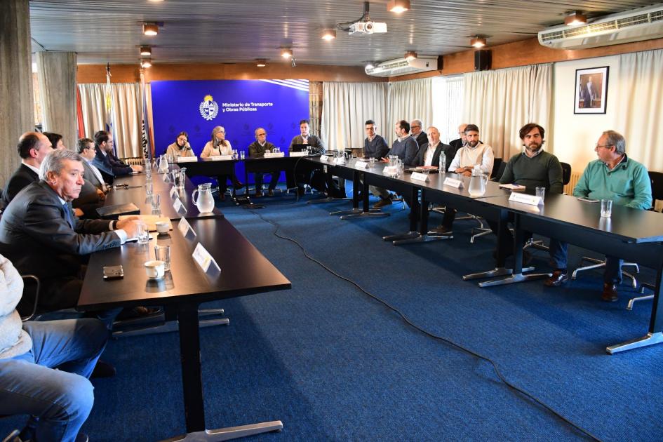 Reunión con empresas de Transporte Metropolitano Reunión con empresas de Transporte Metropolitano