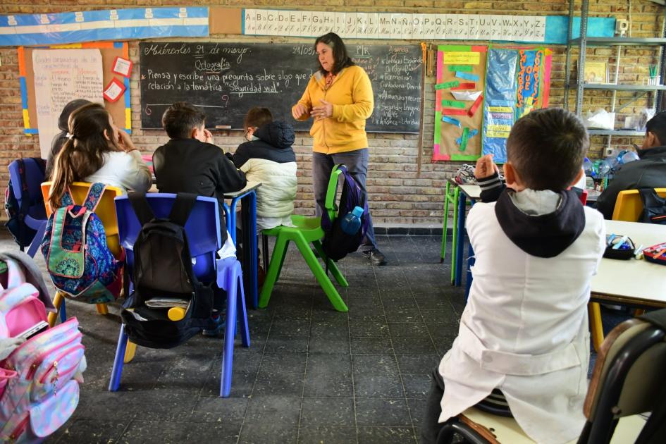 Vialidad dicta charlas sobre seguridad vial en Escuela 120 Los Cerrillos Vialidad dicta charlas sobre seguridad vial en Escuela 120 Los Cerrillos