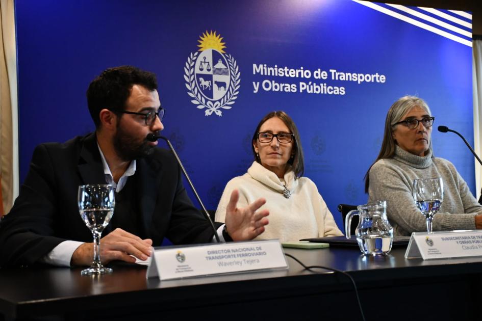 Firma de convenio entre MTOP, CAF y CND Firma de convenio entre MTOP, CAF y CND