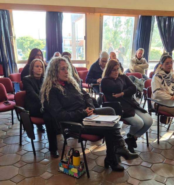 Primer encuentro entre las autoridades del MTOP y trabajadores de las regionales en Paysandú y Río N