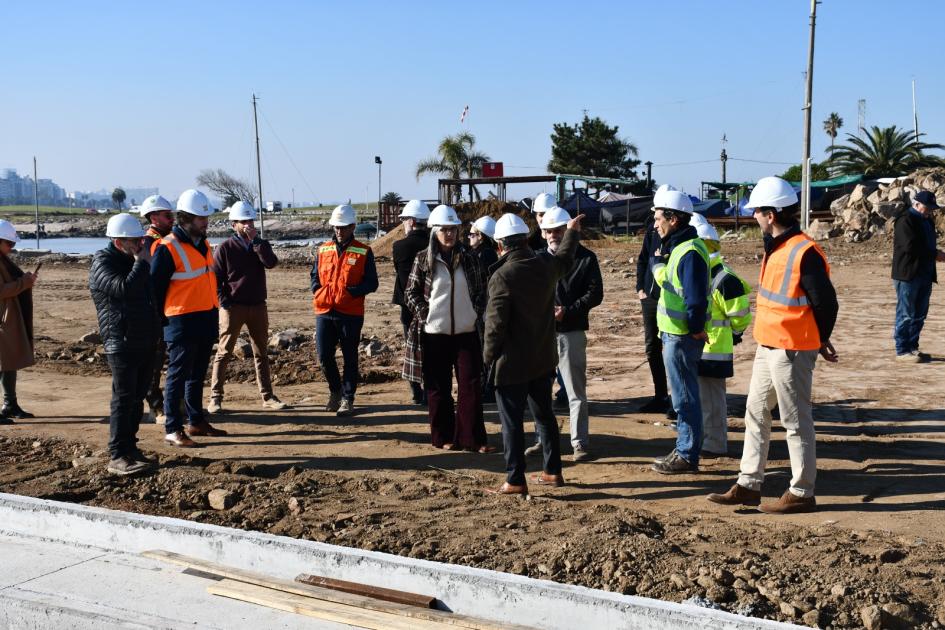 Recorrida de autoridades del MTOP por obras del Puerto de Punta Carretas Recorrida de autoridades del MTOP por obras del Puerto de Punta Carretas