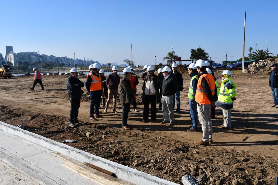 Recorrida de autoridades del MTOP por obras del Puerto de Punta Carretas Recorrida de autoridades del MTOP por obras del Puerto de Punta Carretas
