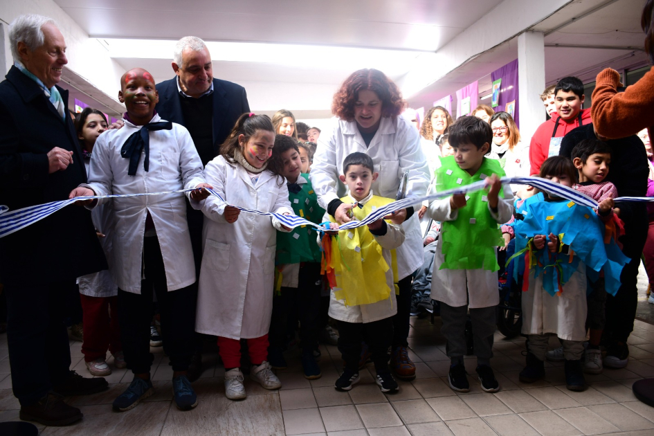 Inauguración de obras sociales en la Escuela Nº240 “Paul Harris” en Malvín Inauguración de obras sociales en la Escuela Nº240 “Paul Harris” en Malvín