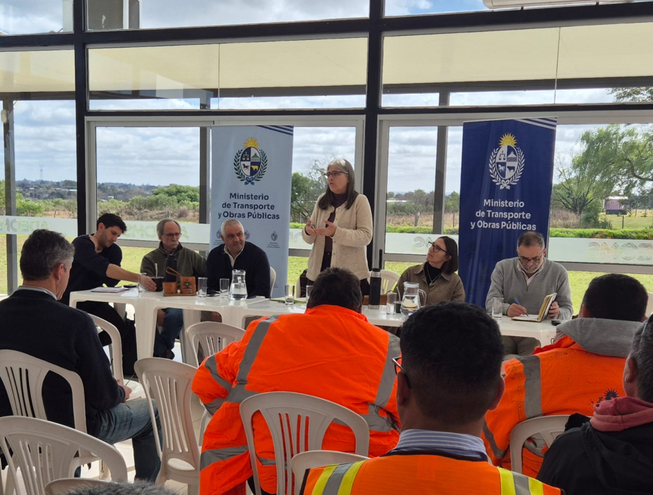 Recorrida de Ministra y gabinete en Salto y Artigas