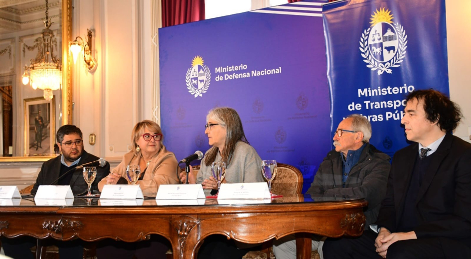 Convenio entre MTOP, MDN y ANETRA facilitará el traslado de efectivos militares Convenio entre MTOP, MDN y ANETRA facilitará el traslado de efectivos militares