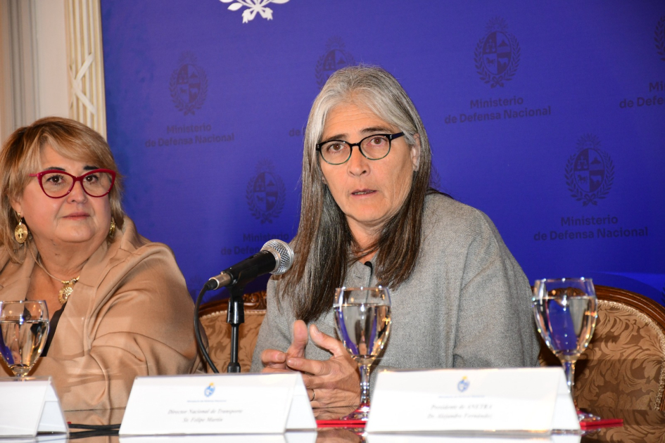 Convenio entre MTOP, MDN y ANETRA facilitará el traslado de efectivos militares Convenio entre MTOP, MDN y ANETRA facilitará el traslado de efectivos militares