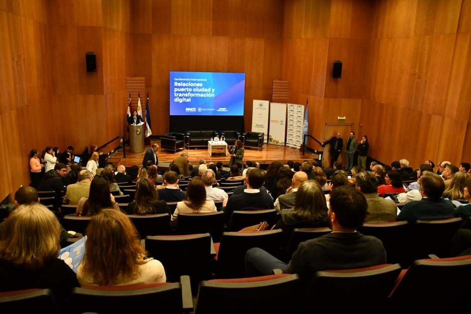 MTOP participa de conferencia internacional: Relaciones puerto ciudad y transformación digital