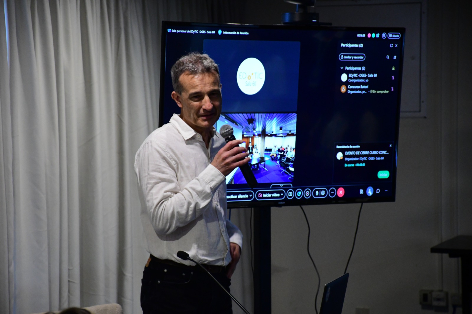 Estudiantes de Salto ganaron la 8ª edición del concurso gvSIG Batoví Presentación del jefe de Geomática de Topografía