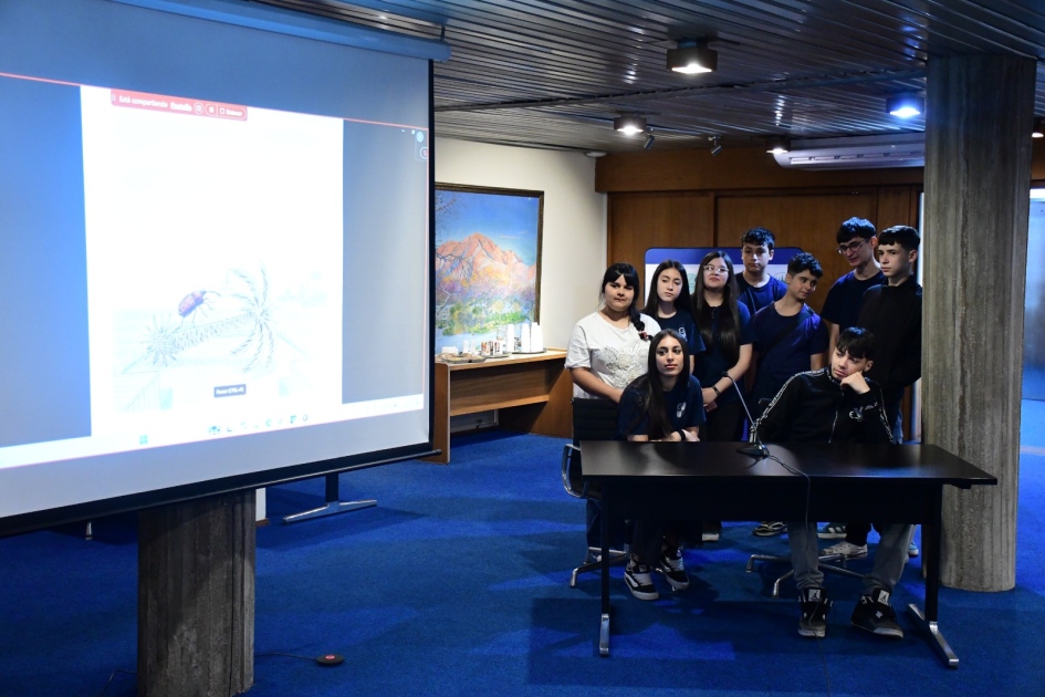 Estudiantes de Salto ganaron la 8ª edición del concurso gvSIG Batoví Estudiantes en actividad de cierre