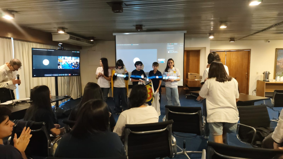 Estudiantes de Salto ganaron la 8ª edición del concurso gvSIG Batoví Actividad de cierre del concurso gvSIG Batoví