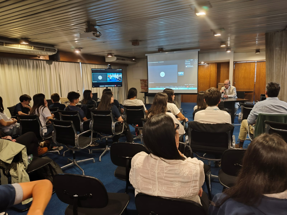 Estudiantes de Salto ganaron la 8ª edición del concurso gvSIG Batoví Actividad de cierre del concurso gvSIG Batoví