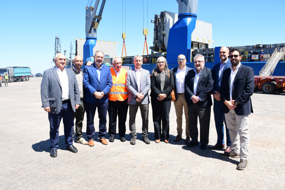 El puerto de Montevideo recibió las primeras tres locomotoras que integrarán la flota del Grupo RAS