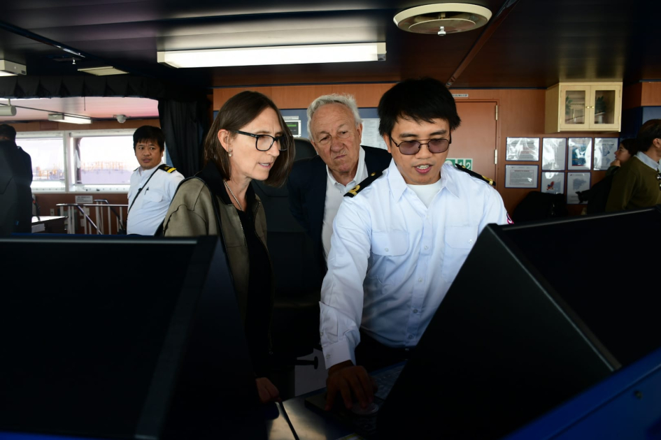 Arribó el buque ONE Strength marcando un hito en el Puerto de Montevideo Arribó el buque ONE Strength marcando un hito en el Puerto de Montevideo