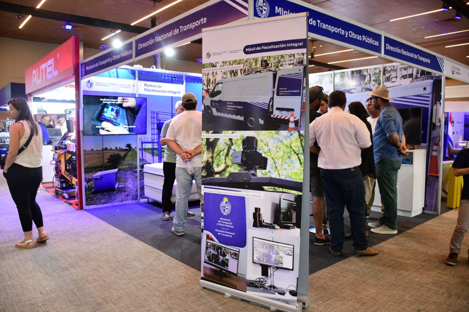 Felipe Martín presentó las oportunidades y desafíos del transporte metropolitano Felipe Martín presentó las oportunidades y desafíos del transporte metropolitano