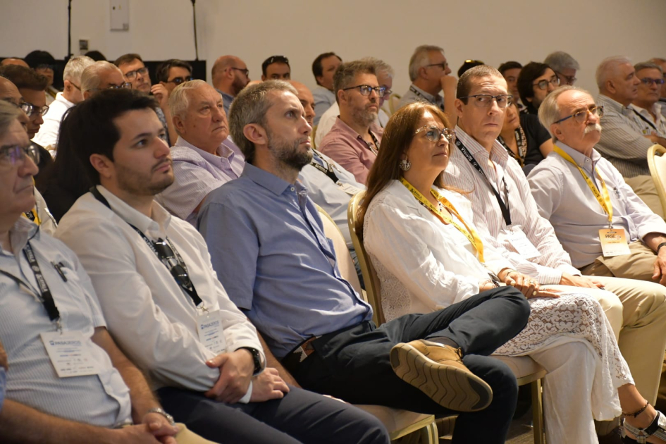 Felipe Martín presentó las oportunidades y desafíos del transporte metropolitano Felipe Martín presentó las oportunidades y desafíos del transporte metropolitano