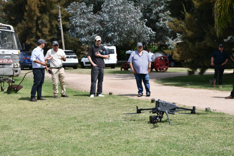 Director de Topografía y funcionarios en capacitación del LiDAR DAY