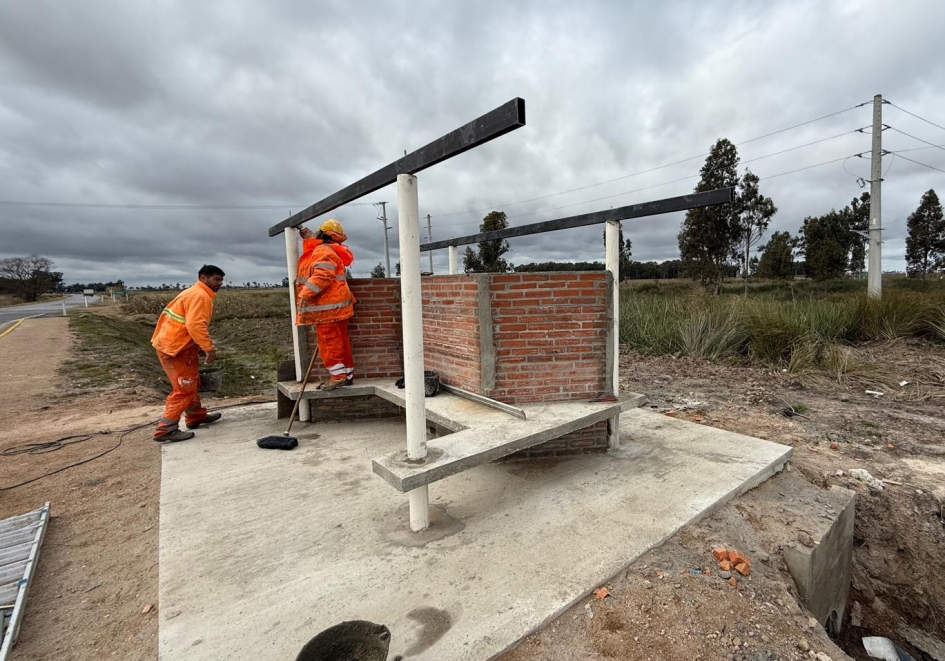 Más seguridad en rutas: 54 nuevas garitas para usuarios del transporte público