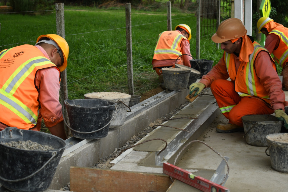 Más seguridad en rutas: 54 nuevas garitas para usuarios del transporte público