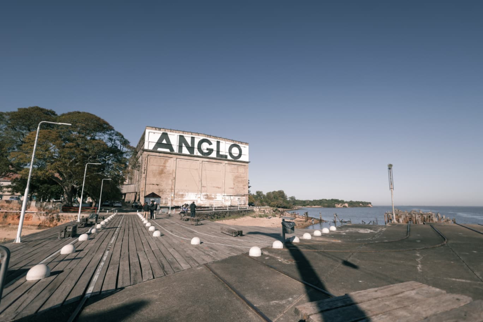 Reinicio de obras en el muelle del histórico Frigorífico Anglo