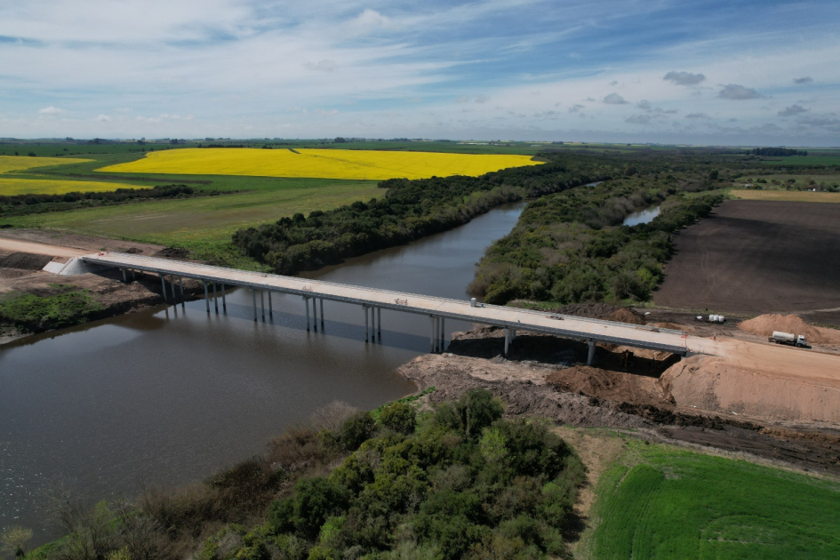 Se habilita nuevo bypass y puente sobre el río San Salvador en Dolores
