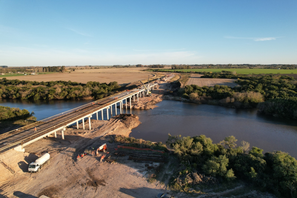 Se habilita nuevo bypass y puente sobre el río San Salvador en Dolores