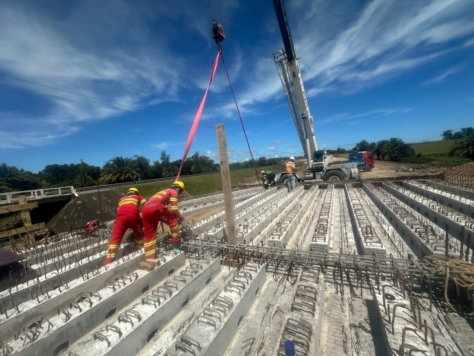Los nuevos puentes sobre los arroyos Solís Grande y Sarandí superan el 90% de avance