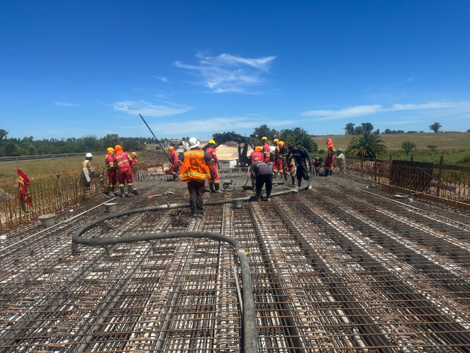 Los nuevos puentes sobre los arroyos Solís Grande y Sarandí superan el 90% de avance