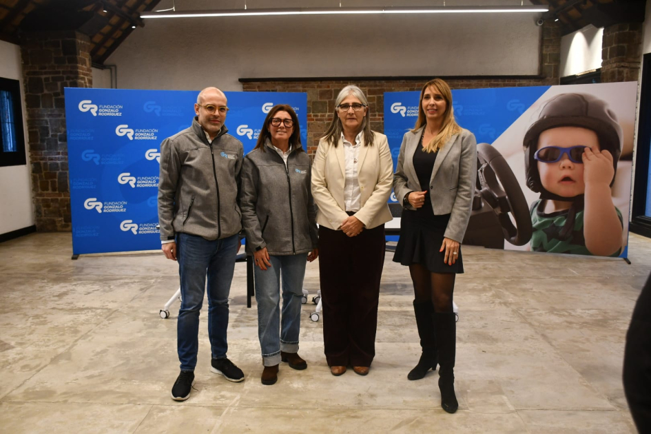Convenio entre el MTOP y la Fundación Gonzalo “Gonchi” Rodríguez fortalecerá acciones de educación y Convenio entre el MTOP y la Fundación Gonzalo “Gonchi” Rodríguez fortalecerá acciones de educación y