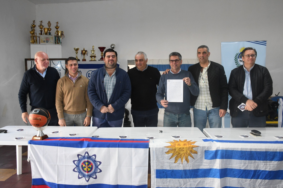 Firma de convenio social Club Rodó Paysandú